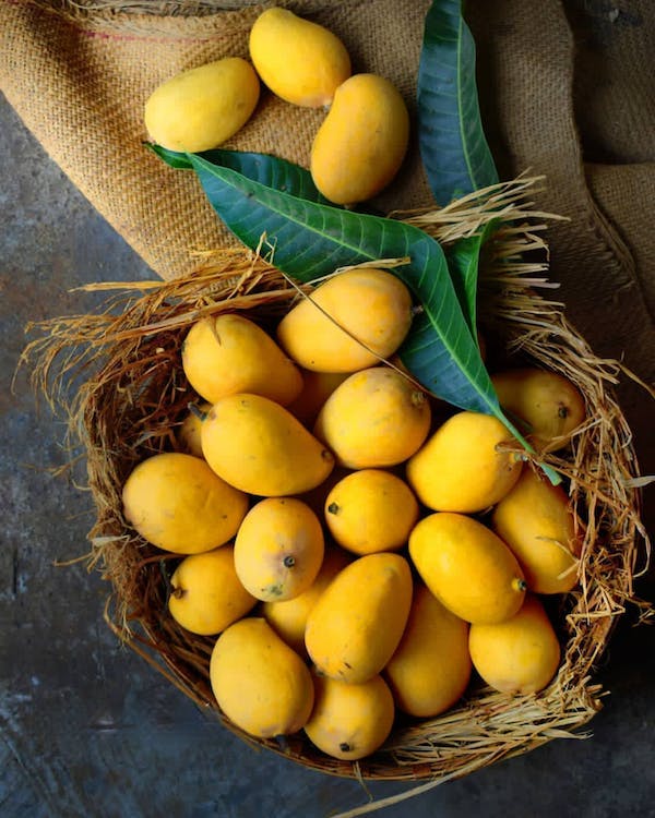 Premium Doseri (Dussehri) Mango – The Sweet & Fragrant Choice